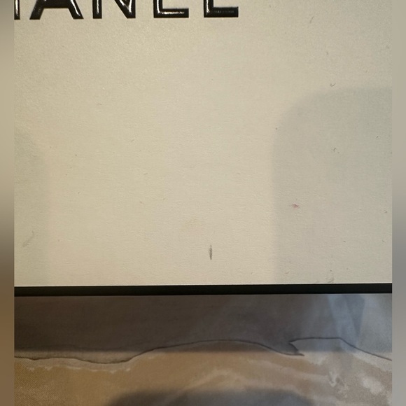 Chanel Classic White Box - Picture 4 of 9